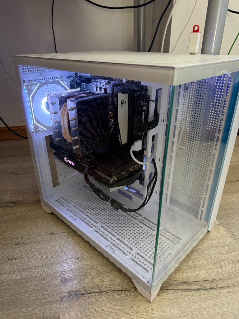 Detalle interior del PC gaming de Adrián